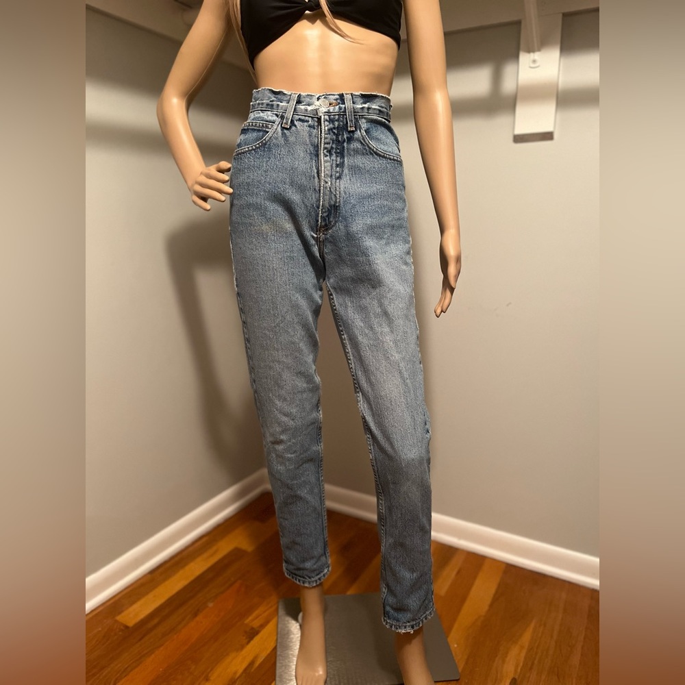Guess High-Rise Light Blue Mom Jeans